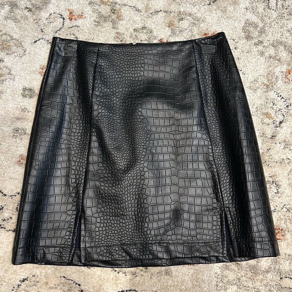 Francesca's Collections Black Textured Pencil Skirt